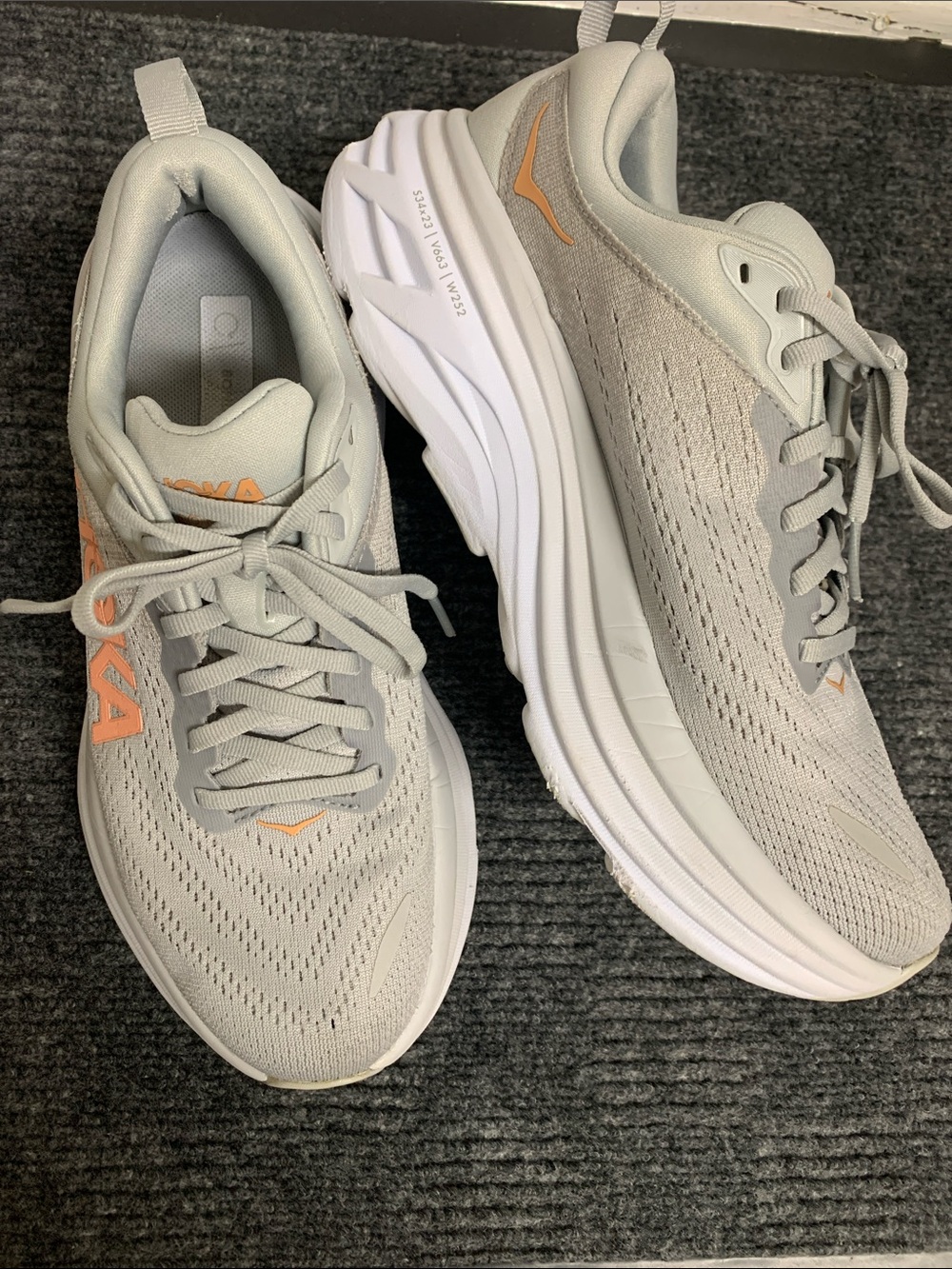 Hoka Bondi 9 running shoes 7.5